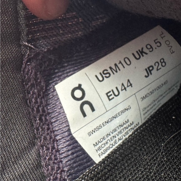 On Running Cloudflow 4 Men’s Size 10 (3MD30100340 FVO TL) Basically brand new - Picture 8 of 11